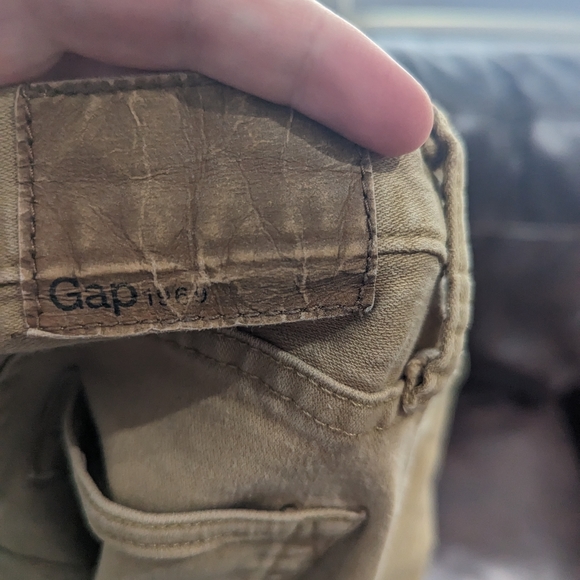 Gap khakis (needs button fixed) 30/30 - Picture 4 of 4
